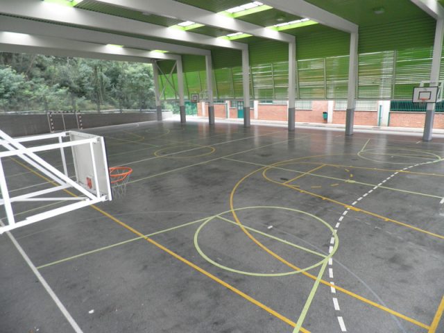 PAVIMENTACIÓN DE PISTA POLIDEPORTIVA EN PATIO COLEG. HERRI ESKOLA. ELGOIBAR