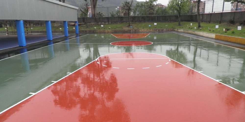 PAVIMENTACIÓN DEL PATIO DEL COLEGIO MUKUSULUBA EN BARAKALDO