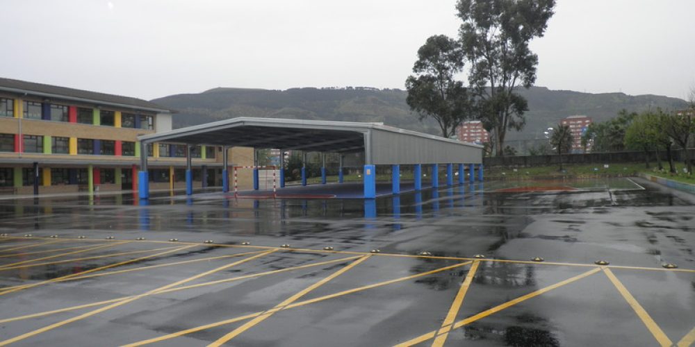 PAVIMENTACIÓN DEL PATIO DEL COLEGIO MUKUSULUBA EN BARAKALDO