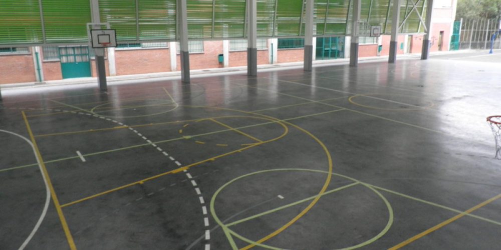 PAVIMENTACIÓN DE PISTA POLIDEPORTIVA EN PATIO COLEG. HERRI ESKOLA. ELGOIBAR