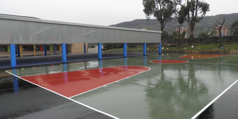 PAVIMENTACIÓN DEL PATIO DEL COLEGIO MUKUSULUBA EN BARAKALDO