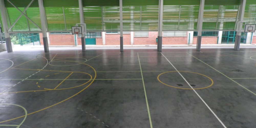 PAVIMENTACIÓN DE PISTA POLIDEPORTIVA EN PATIO COLEG. HERRI ESKOLA. ELGOIBAR