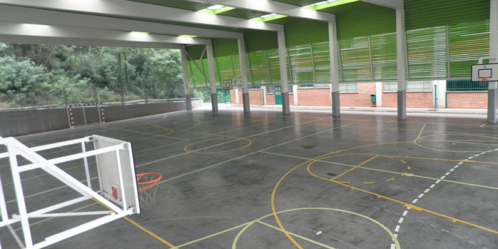 PAVIMENTACIÓN DE PISTA POLIDEPORTIVA EN PATIO COLEG. HERRI ESKOLA. ELGOIBAR