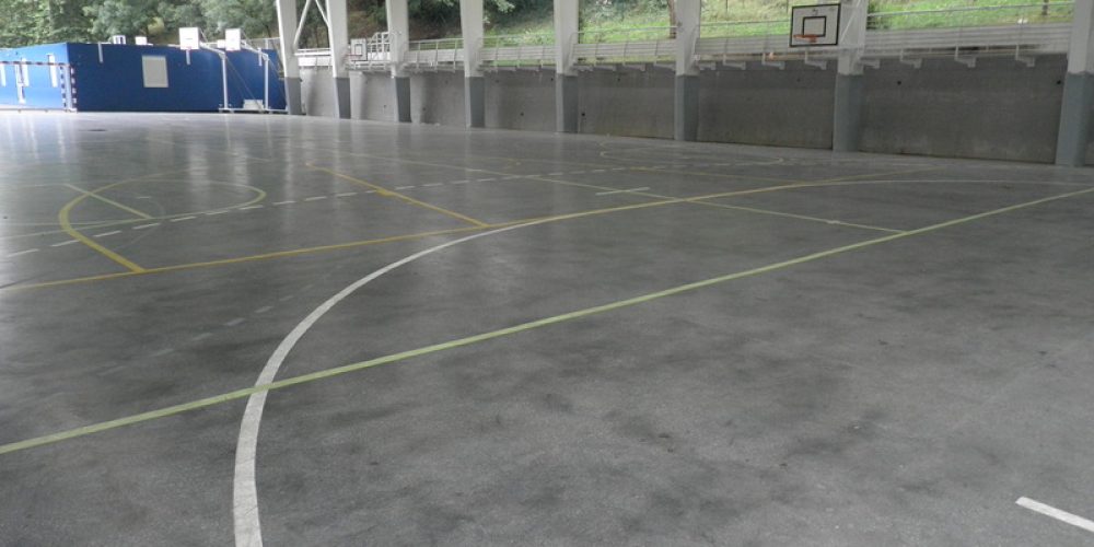 PAVIMENTACIÓN DE PISTA POLIDEPORTIVA EN PATIO COLEG. HERRI ESKOLA. ELGOIBAR