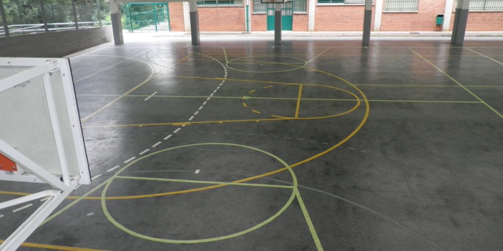 PAVIMENTACIÓN DE PISTA POLIDEPORTIVA EN PATIO COLEG. HERRI ESKOLA. ELGOIBAR